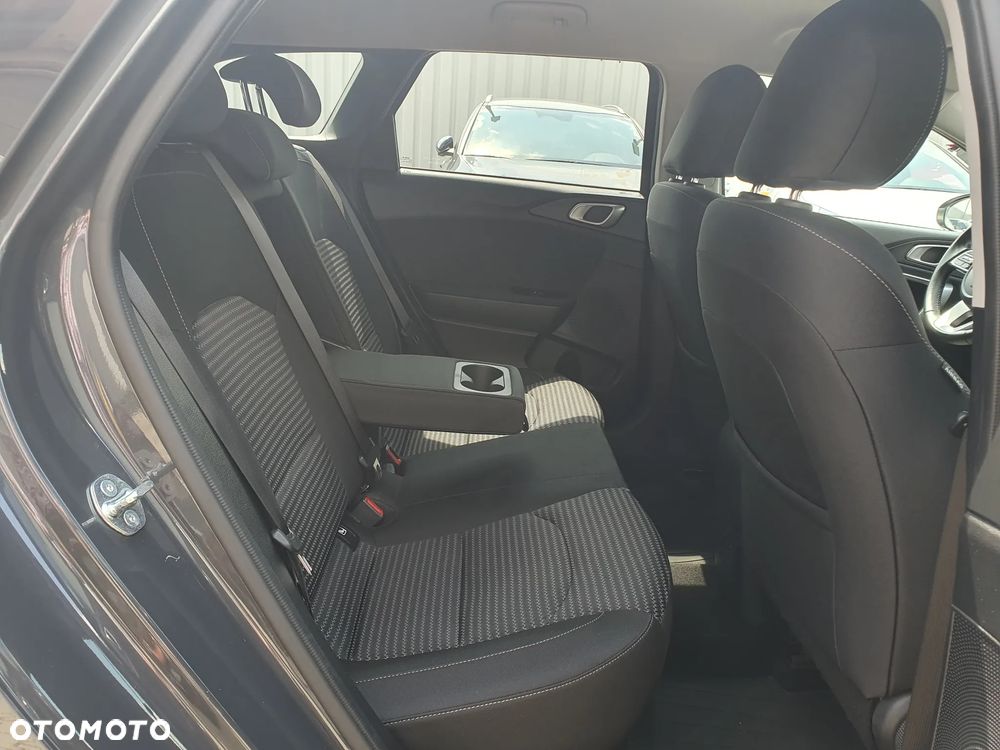 Kia Ceed 1.5 T-GDI M - 25