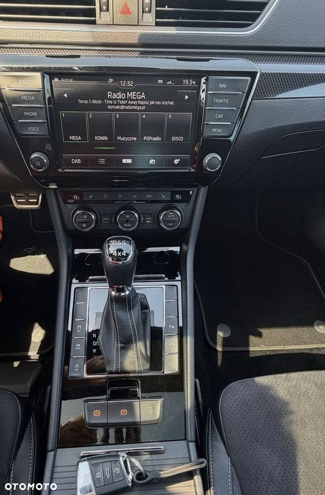 Skoda Superb 2.0 TSI 4x4 Sportline DSG - 16