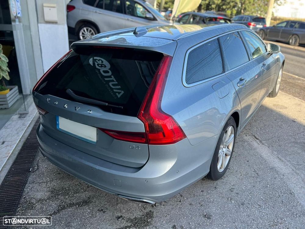 Volvo V90 2.0 D4 Momentum Geartronic - 2