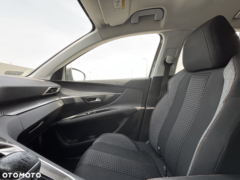 Peugeot 3008 1.2 PureTech Allure S&S - 9