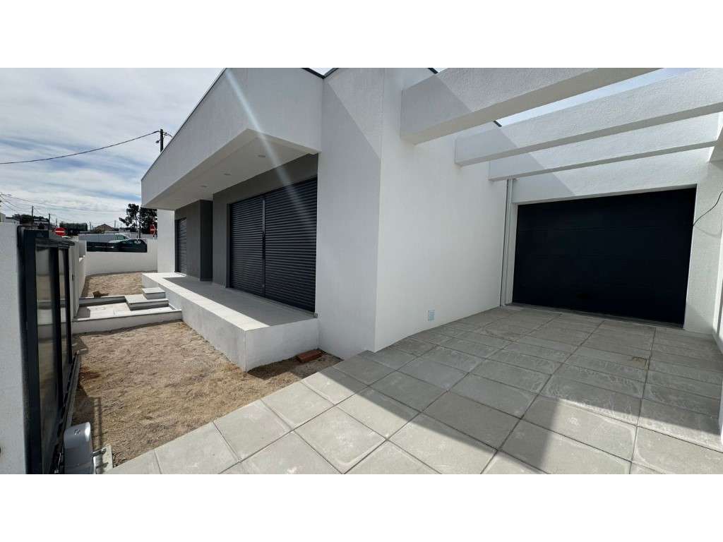 Moradia Isolada Térrea estrear T 3 + lavandaria e garagem, pronta a... - Grande imagem: 3/10