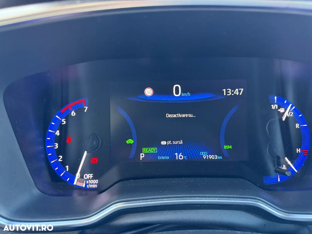 Toyota Corolla 1.8 Hybrid Team Deutschland - 13