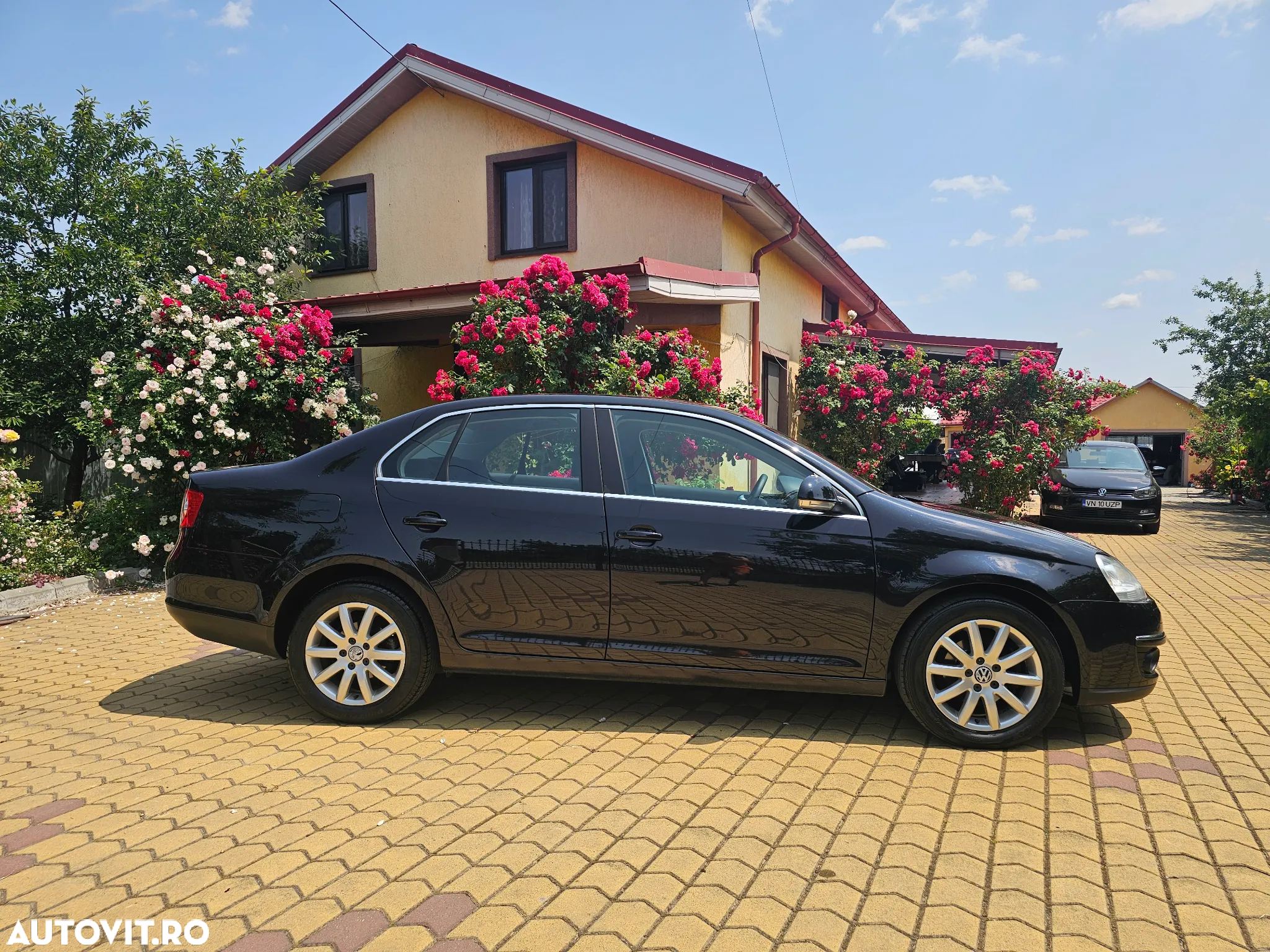 Volkswagen Jetta 1.9 TDI DPF Comfortline BlueMotion - 10