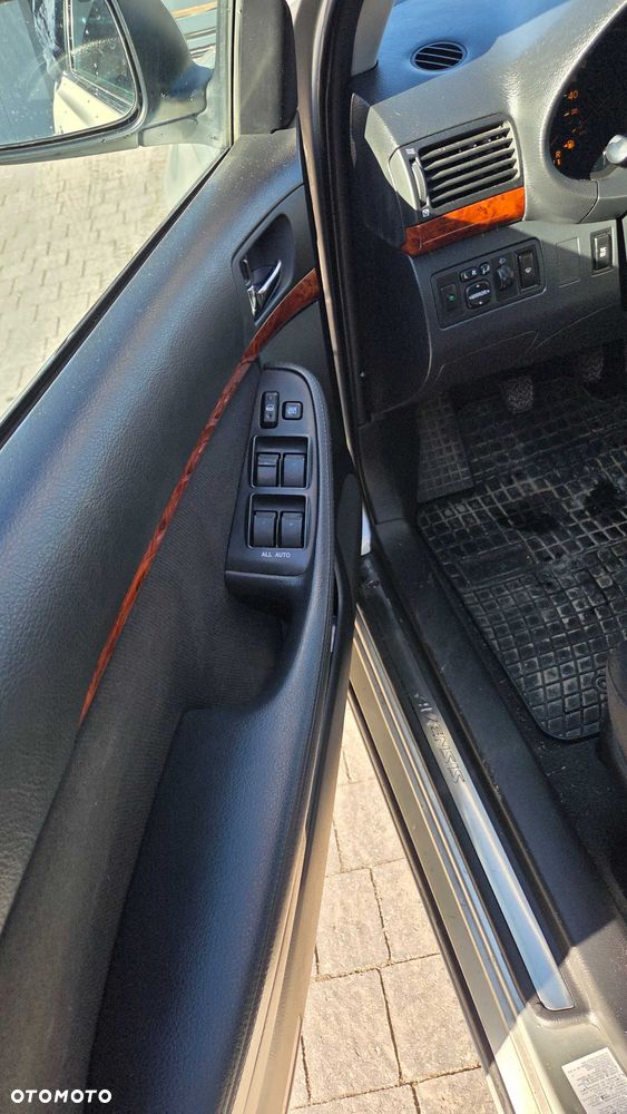 Toyota Avensis - 7