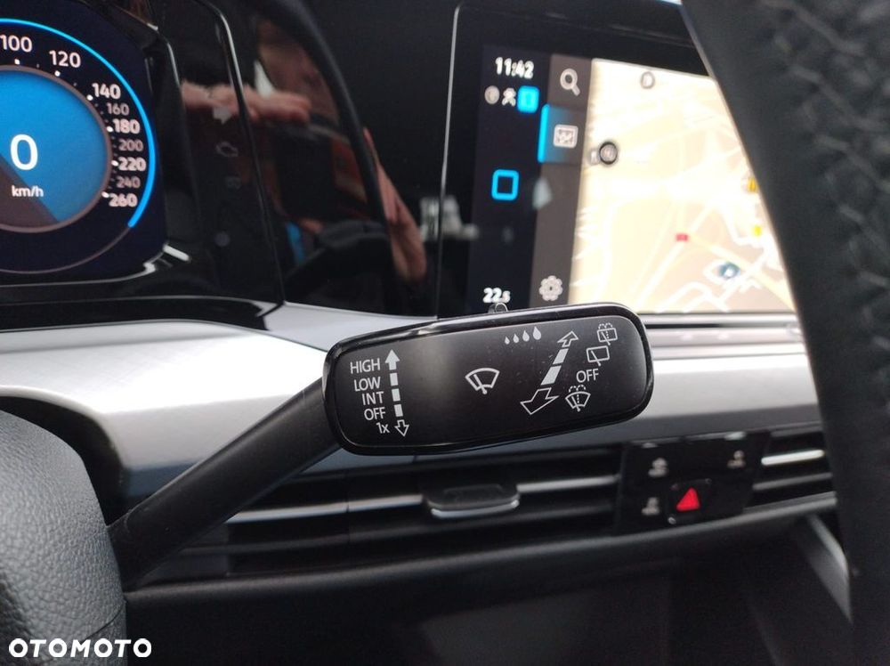 Volkswagen Golf - 32