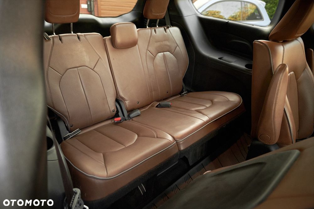 Chrysler Pacifica - 24