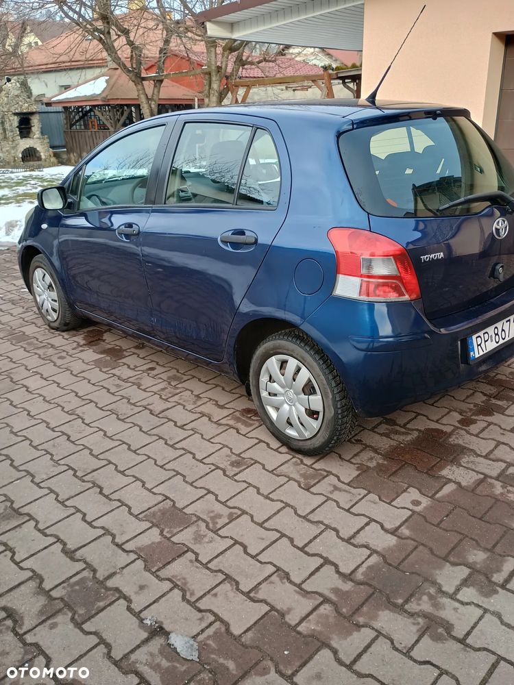 Toyota Yaris 1.0 Luna - 4