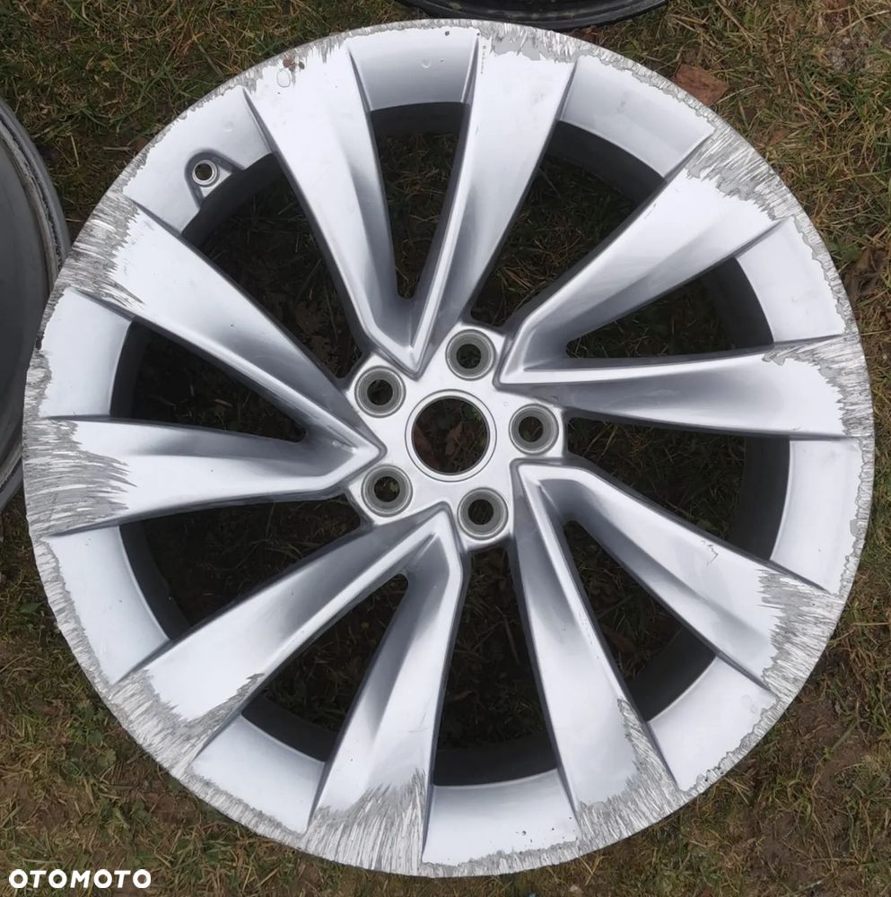 FELGA TESLA Y 9,5J 20 ET45 5x120 2188227-00-C - 4