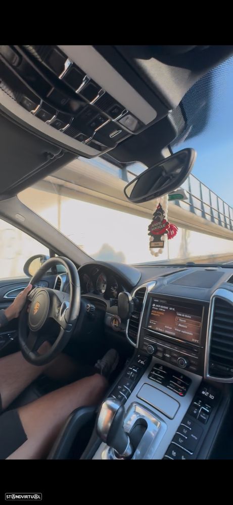 Porsche Cayenne S - 8