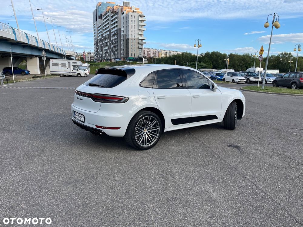 Porsche Macan Turbo - 11