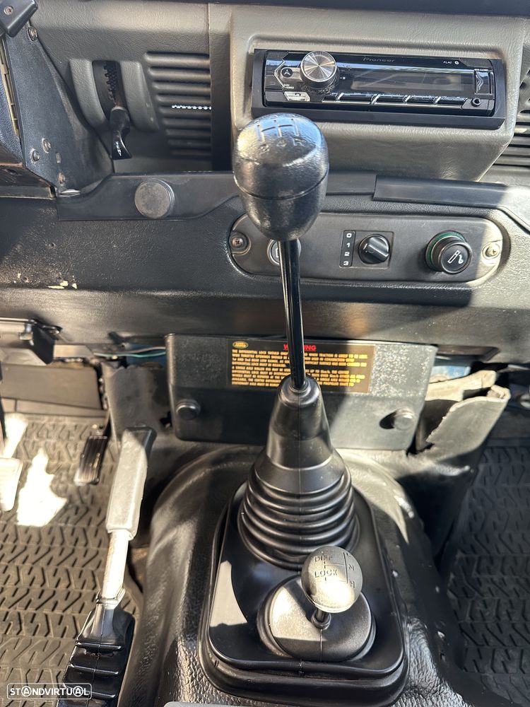 Land Rover Defender 90 2.5 TDi Metal Top - 9