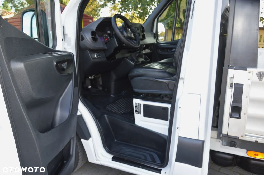 Mercedes-Benz Sprinter - 22