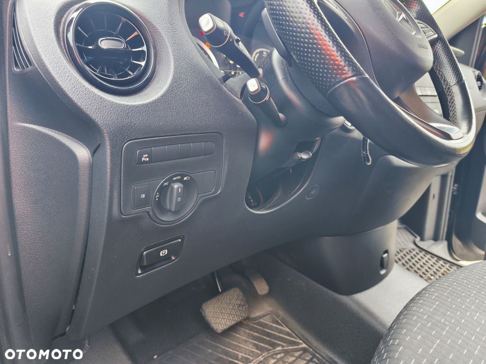 Mercedes-Benz E-Vito - 38