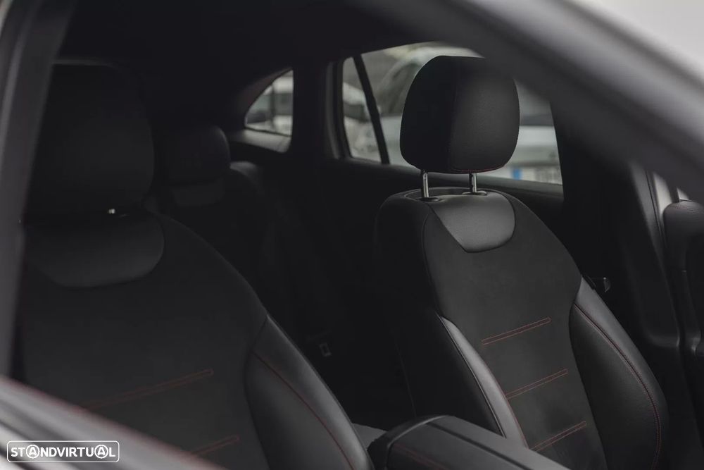 Mercedes-Benz GLA 180 d AMG Line - 16