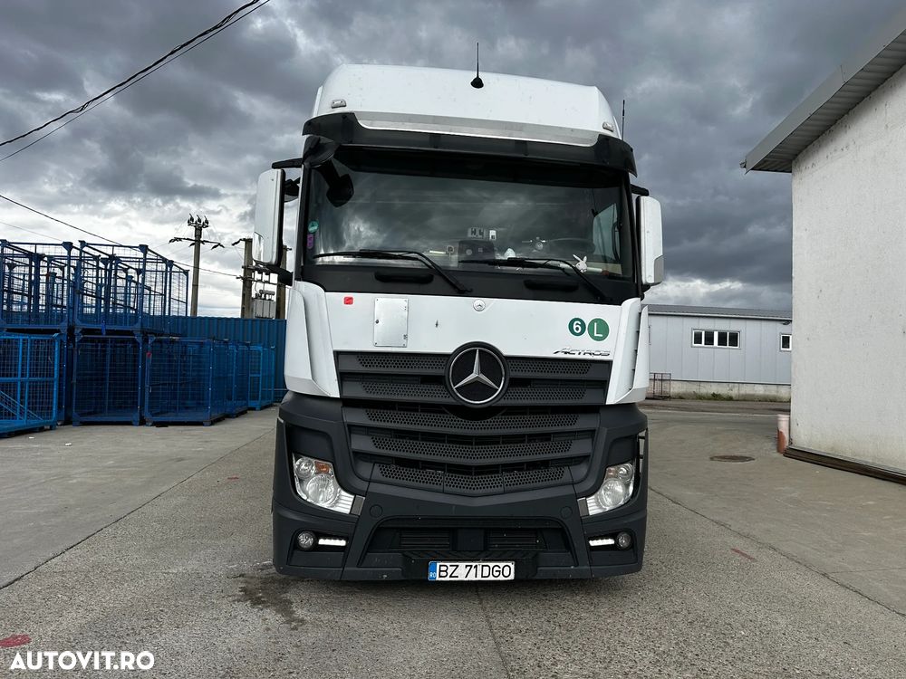 Mercedes-Benz ACTROS - 1
