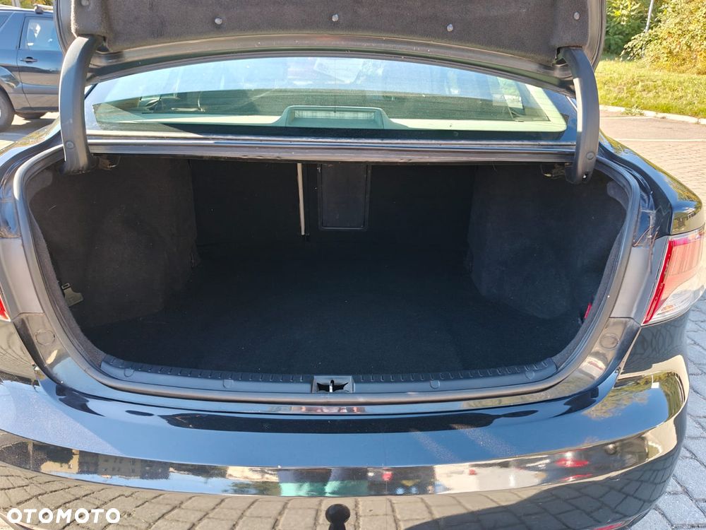 Toyota Avensis 2.0 D-4D Premium - 11