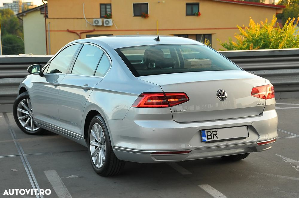 Volkswagen Passat 2.0 TDI DSG Highline - 12