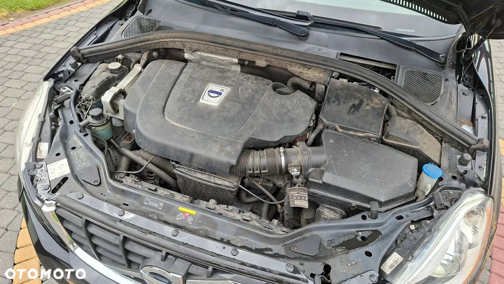 Volvo XC 60 2.4D AWD - 29