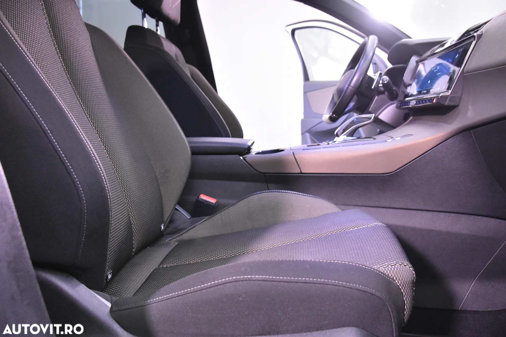 DS Automobiles DS 7 Crossback - 11