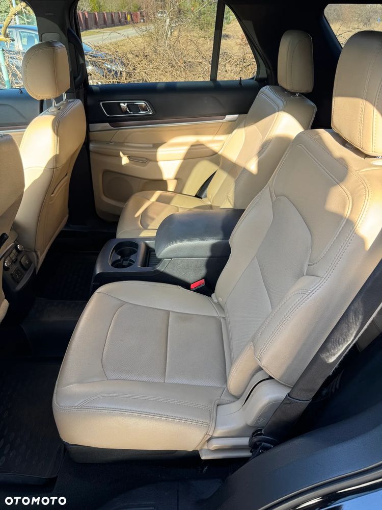 Ford Explorer - 15