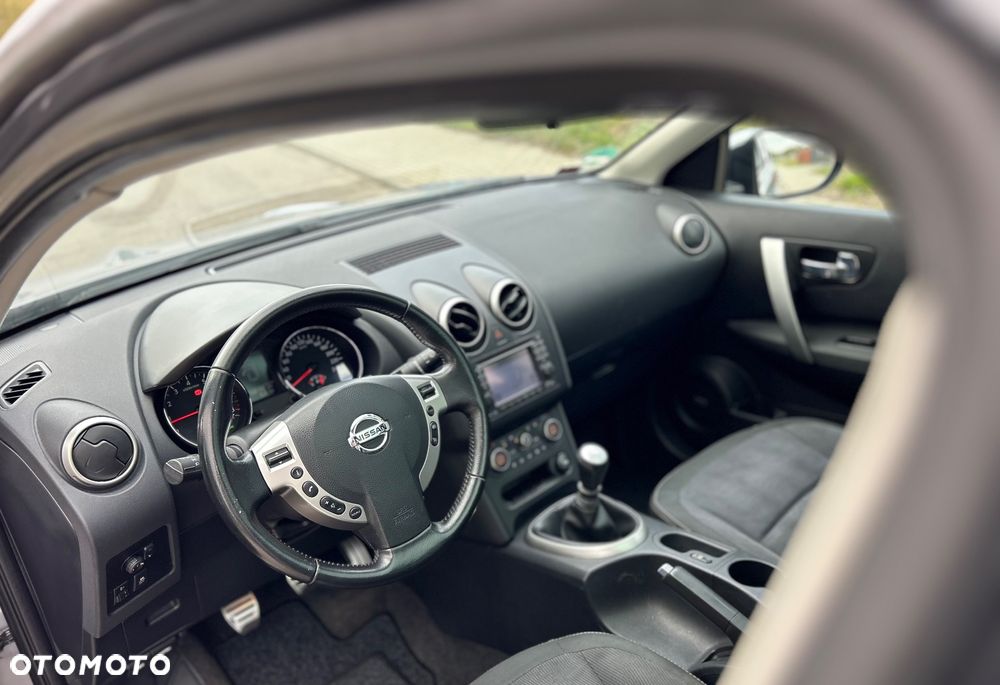 Nissan Qashqai 2.0 lounge - 16