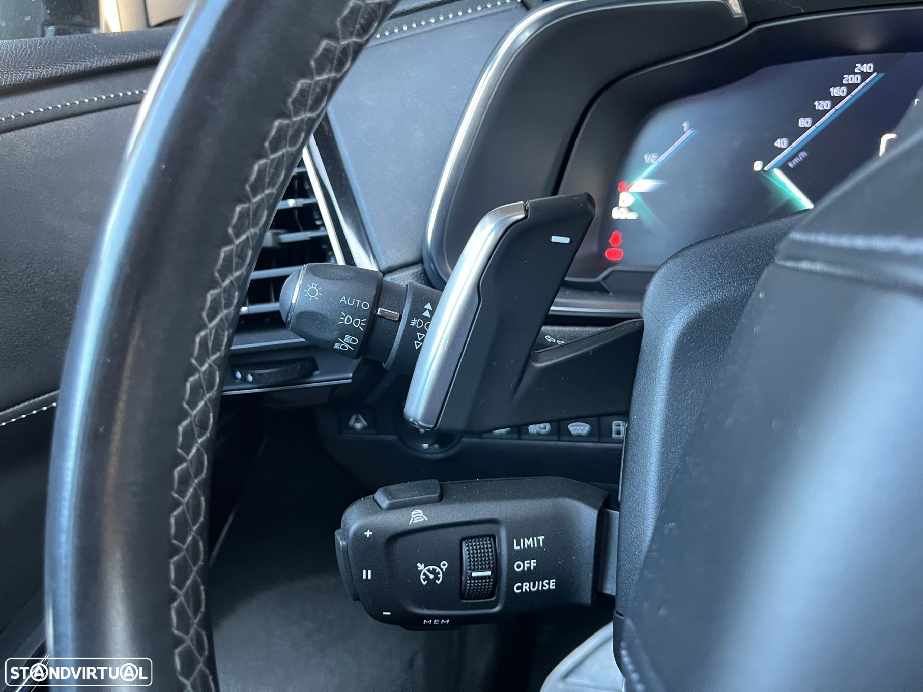 DS DS7 Crossback - 27