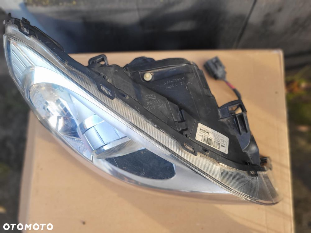 Lampa prawa VOLVO S60 V60 2 10-13R - 3