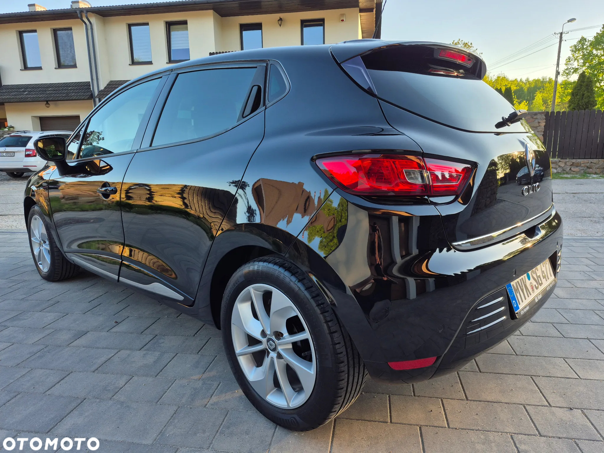 Renault Clio 1.2 16V 75 LIMITED - 24