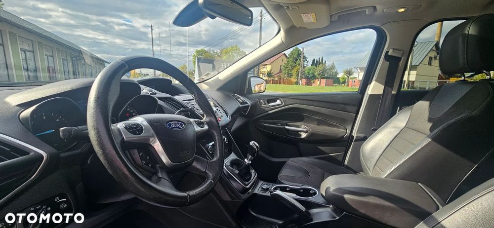 Ford Kuga 2.0 TDCi 2x4 Titanium - 14