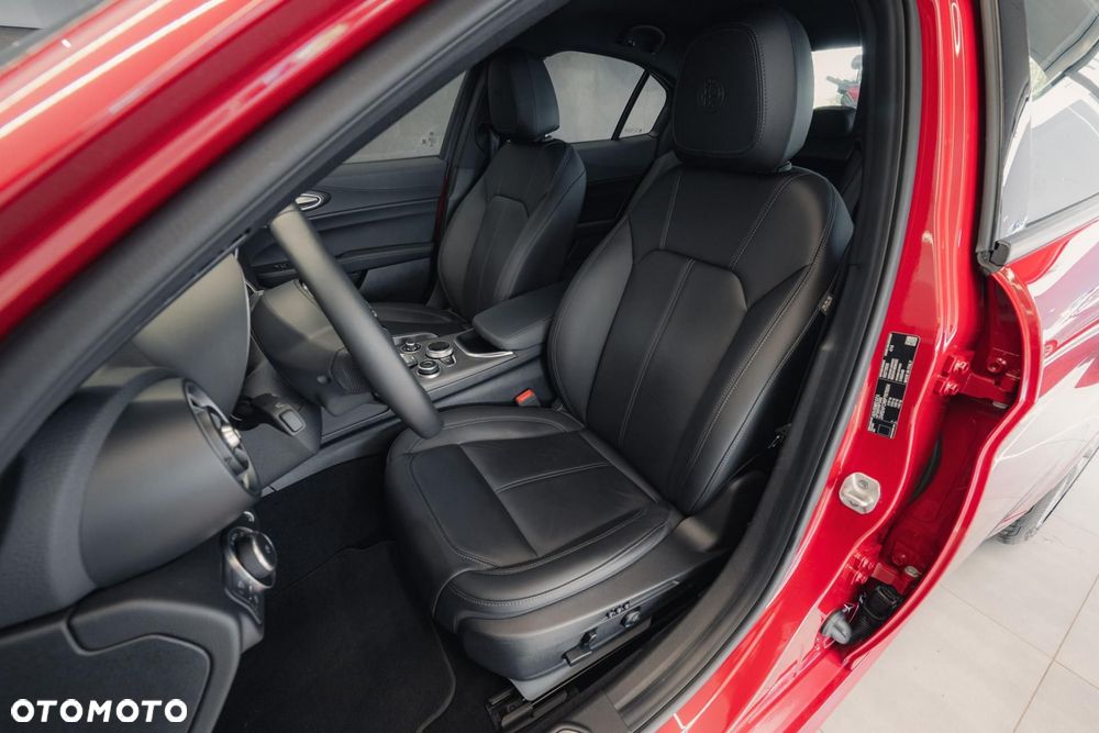 Alfa Romeo Giulia 2.0 Turbo TI Q4 - 13