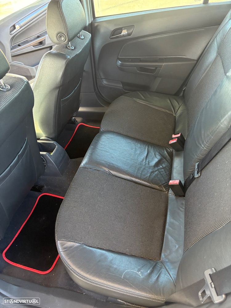 Opel Astra Caravan - 10