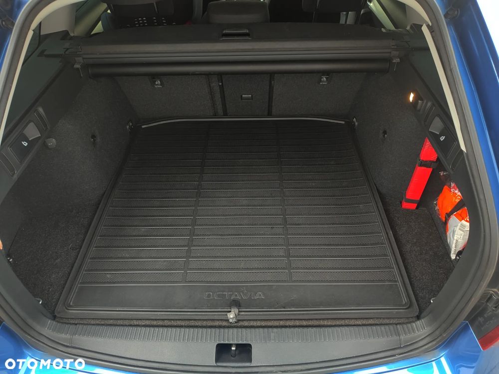 Skoda Octavia Combi 2.0 TDI DSG Drive - 15