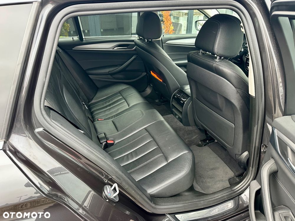 BMW Seria 5 520d - 24