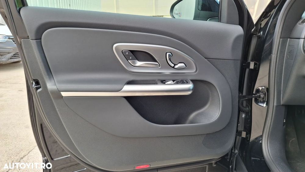 Mercedes-Benz GLB 220 4MATIC - 11