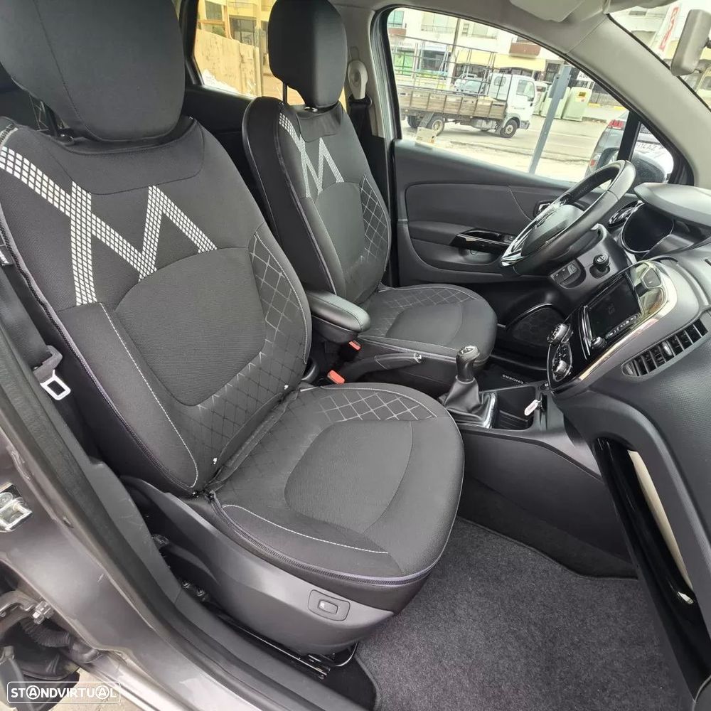 Renault Captur - 23