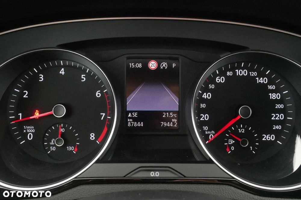 Volkswagen Passat Variant 2.0 TSI Business DSG - 9