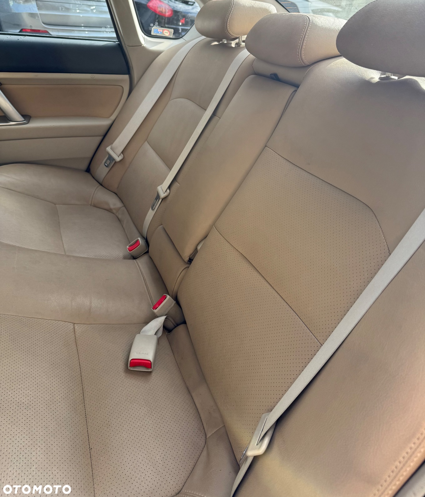 Subaru Legacy - 14