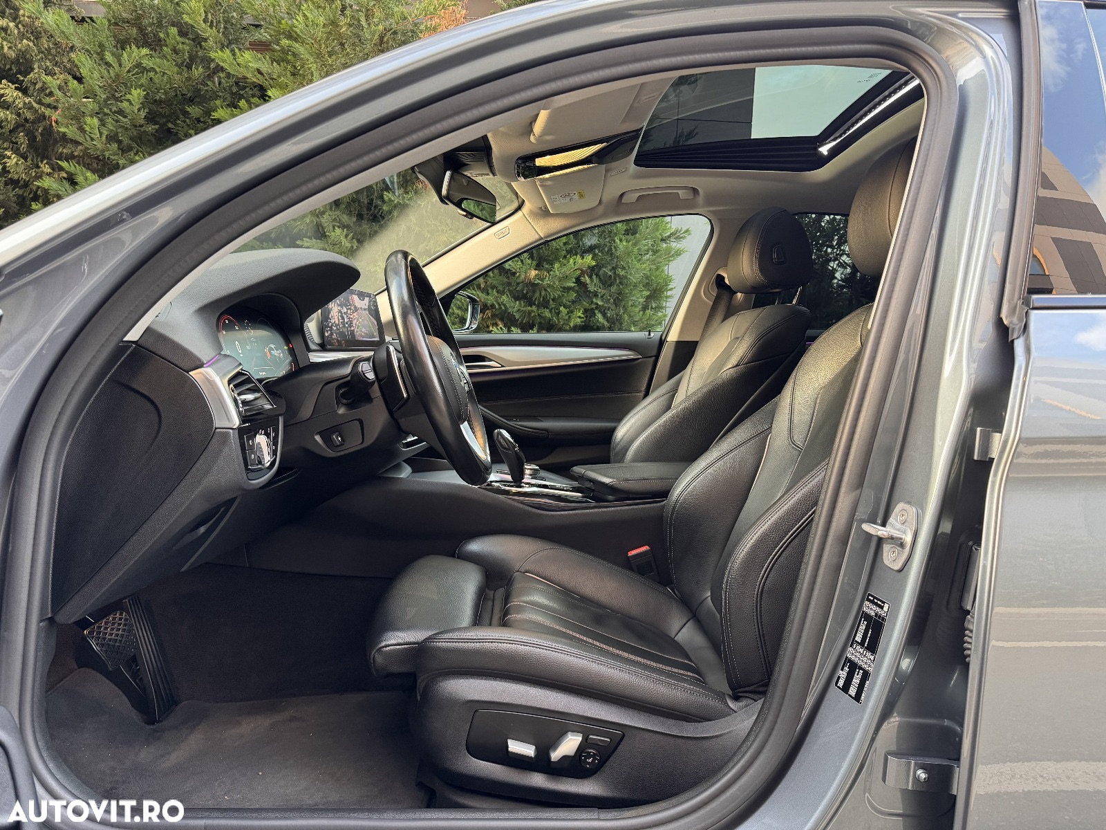 BMW Seria 5 520d AT - 24
