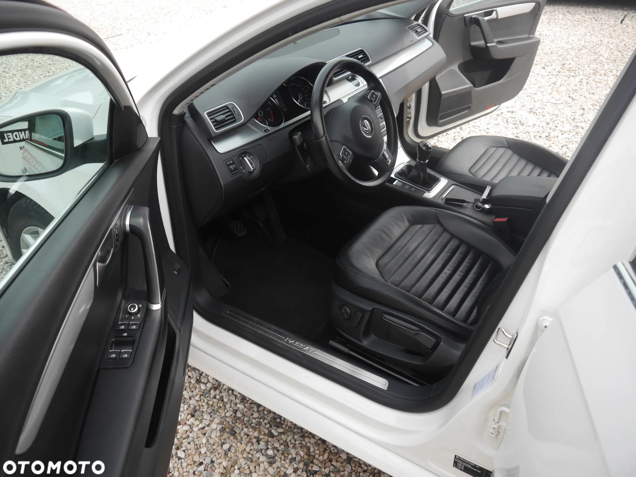 Volkswagen Passat Variant 2.0 TDI BlueMotion Technology Highline - 5