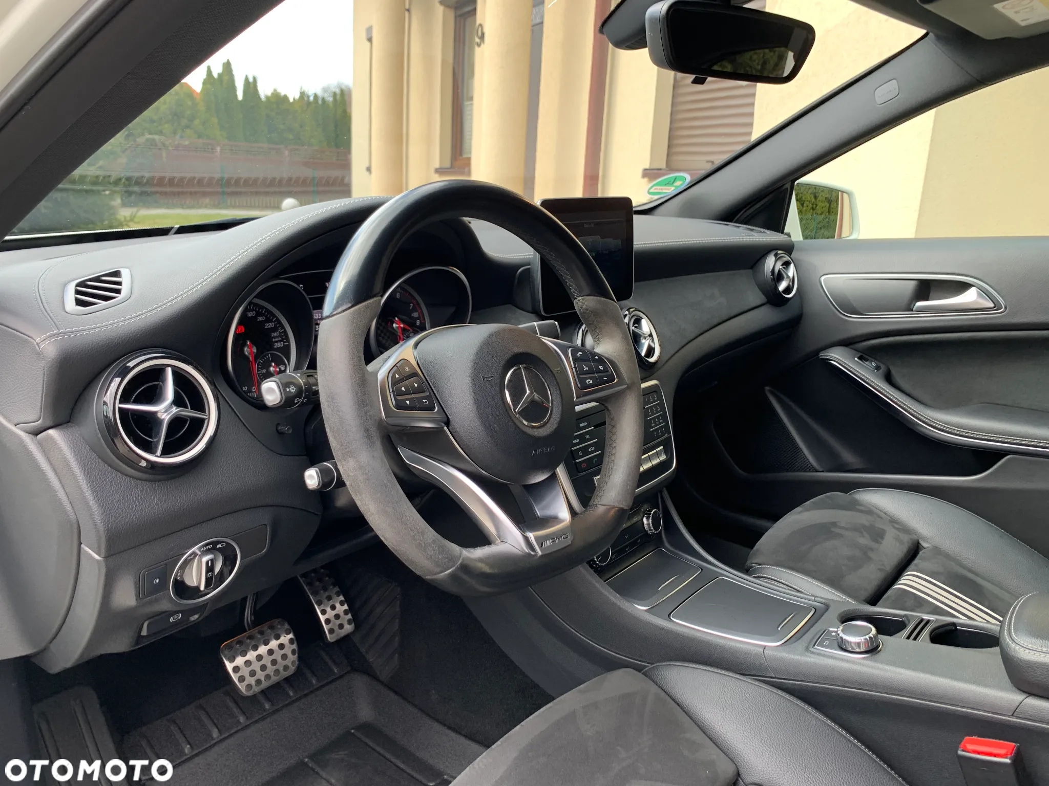 Mercedes-Benz Klasa A 180 7G-DCT AMG Line - 16