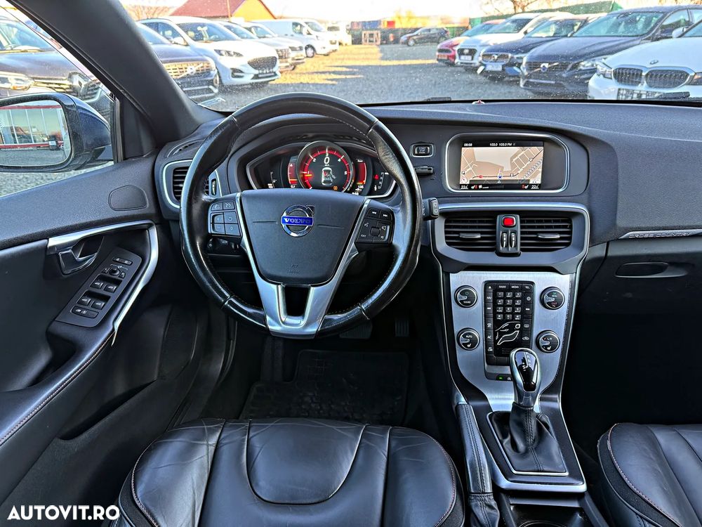 Volvo V40 Cross Country D3 Geartronic Ocean Race - 9