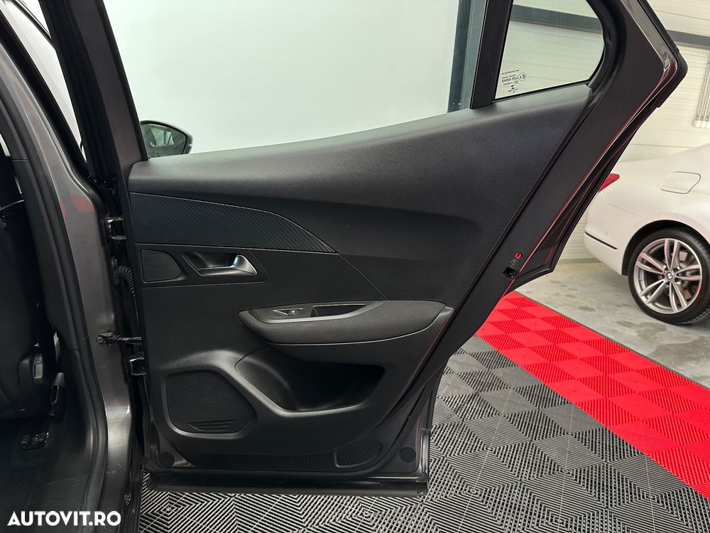 Peugeot 2008 PureTech 130 EAT8 Active - 26