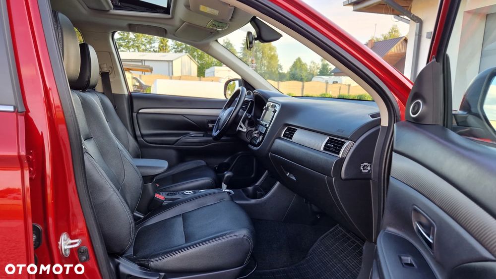 Mitsubishi Outlander 2.2 DID Intense + - 14