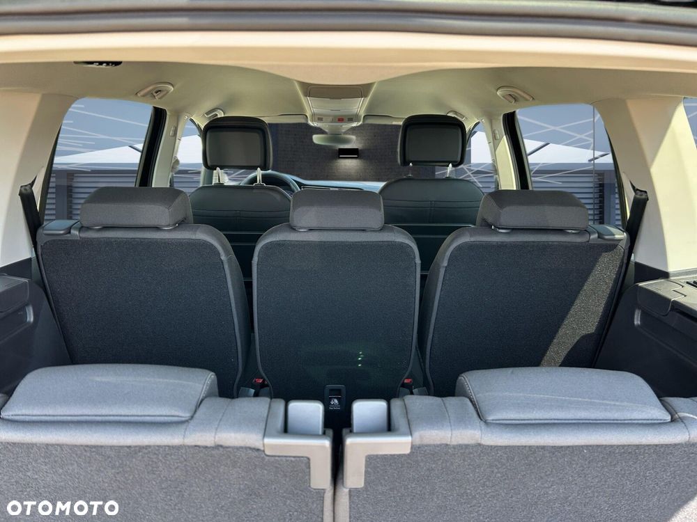 Volkswagen Touran - 28