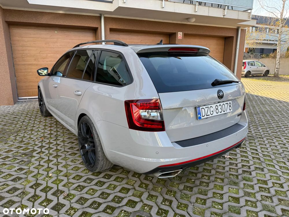 Skoda Octavia 2.0 TDI DSG RS - 11