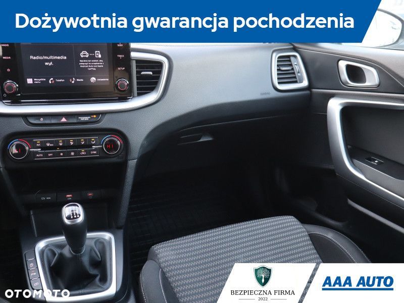 Kia Ceed - 10