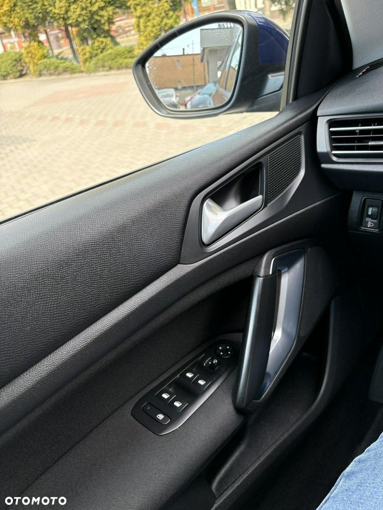 Peugeot 308 - 25
