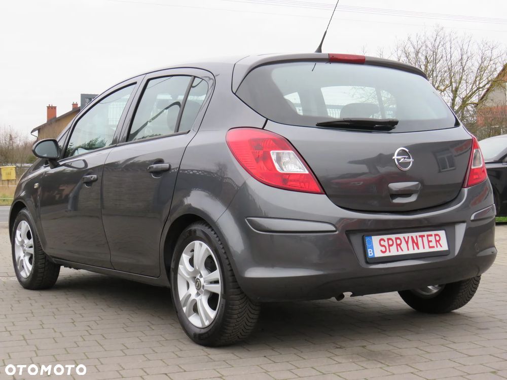 Opel Corsa 1.2 16V Cosmo - 17