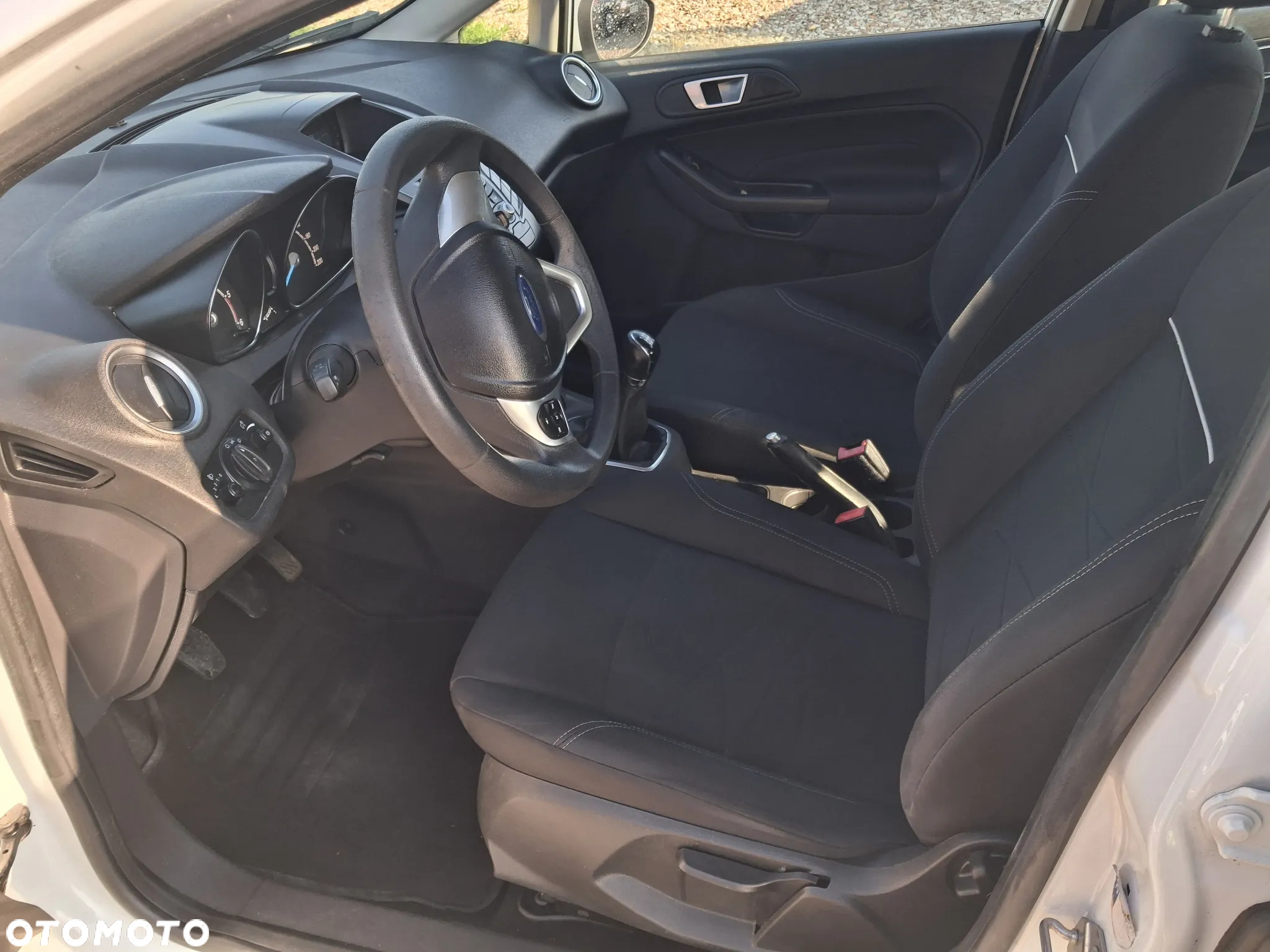 Ford Fiesta 1.5 TDCi Ambiente - 9