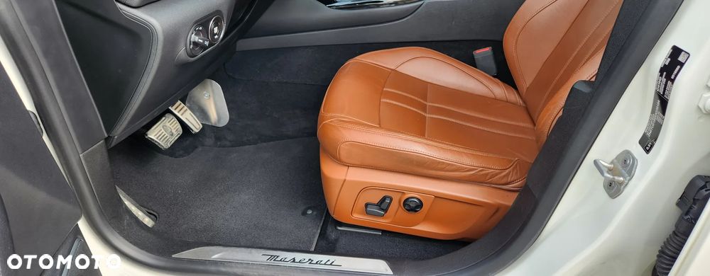Maserati Levante Diesel Granlusso - 19